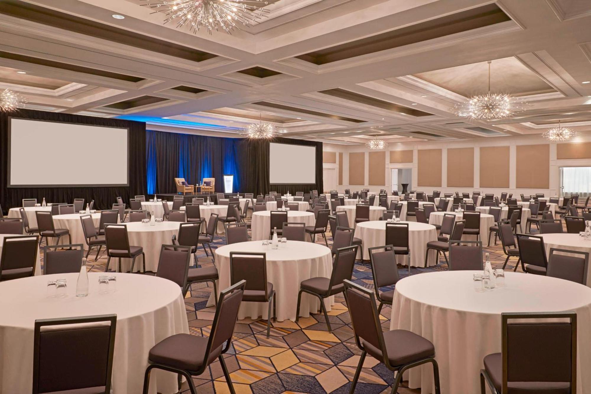 Sheraton Parkway Toronto North Hotel & Suites Ричмонд-Хилл Экстерьер фото