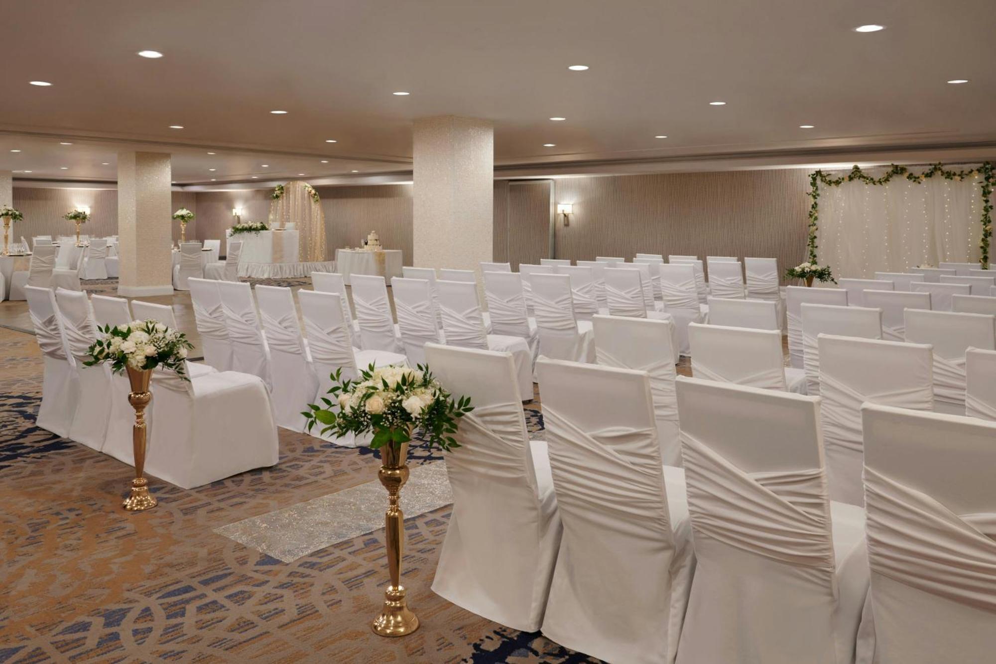Sheraton Parkway Toronto North Hotel & Suites Ричмонд-Хилл Экстерьер фото